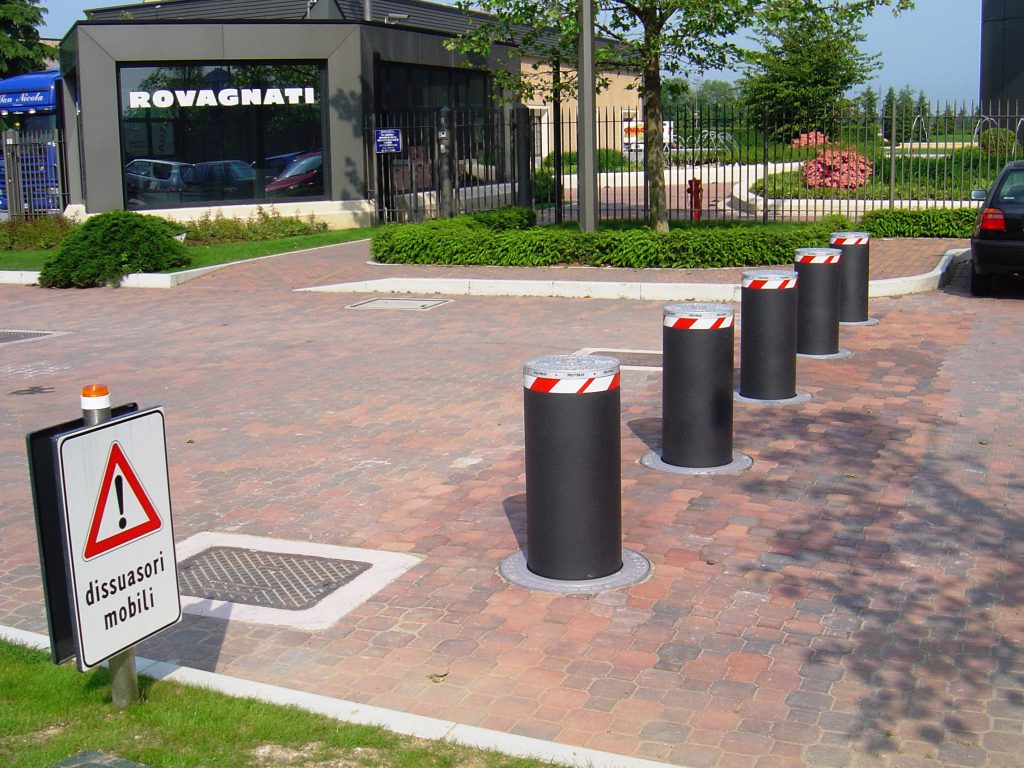 pillars en bollards